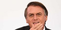 Bolsonaro faz aceno a evangélicos e diz que jogos de azar 'não são bem-vindos'
